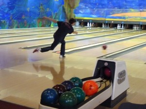 Volunteers visit the bowling at Angouleme