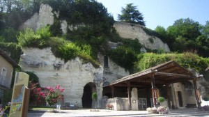 Monolithic_church_in_Aubeterre