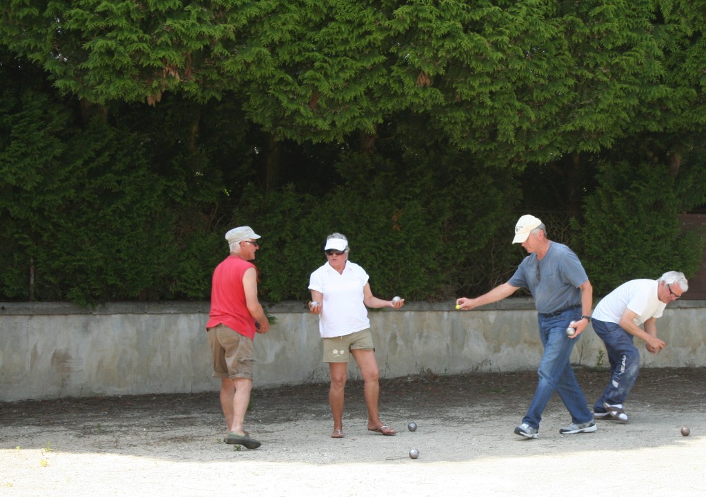 Tom playing Petanque | Volunteering or Interning in France